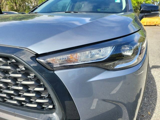 Used 2025 Toyota Corolla Cross LE image 16