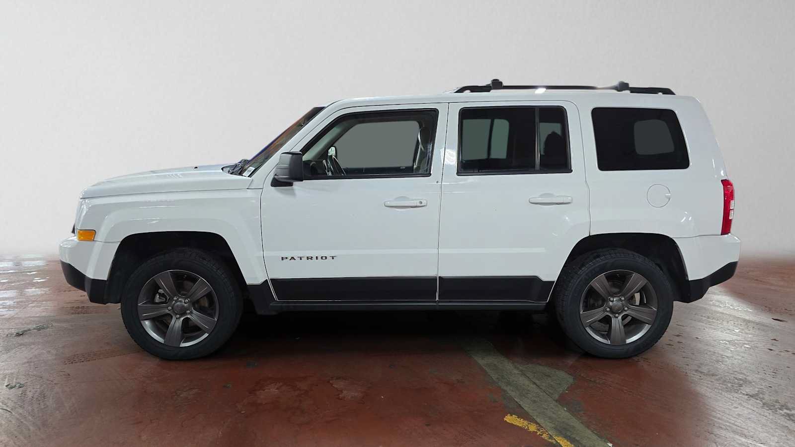 Used 2015 Jeep Patriot High Altitude AWD/4WD image 7