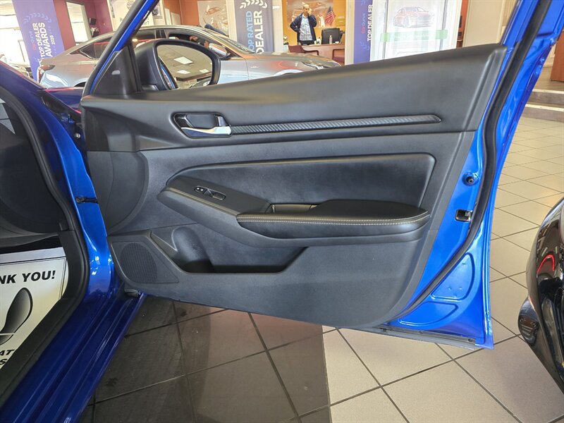 Used 2025 Nissan Altima 2.5 SV FWD image 13
