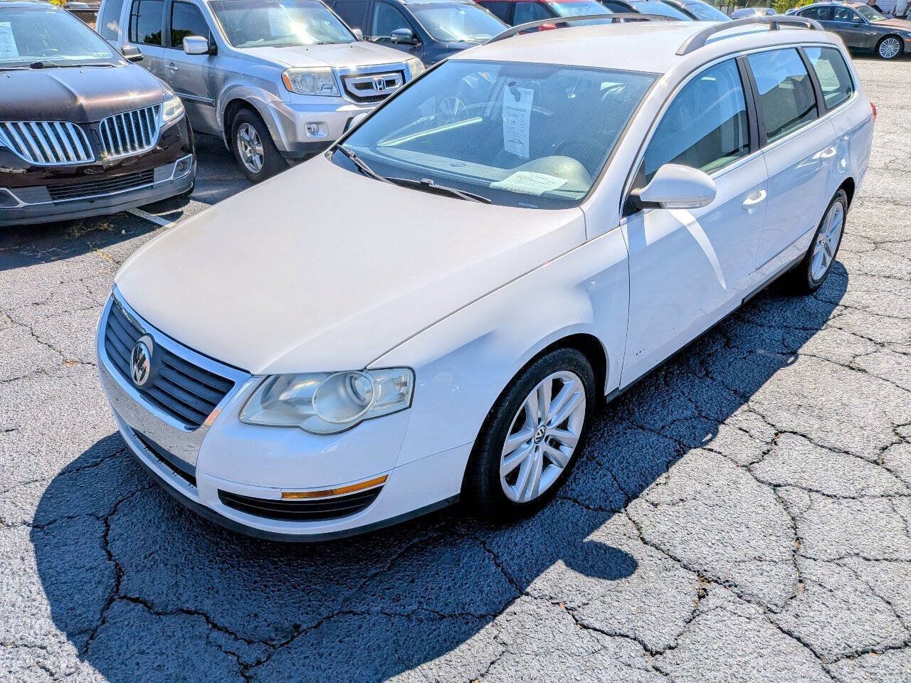 Used 2008 Volkswagen Passat 2.0T FWD image 3