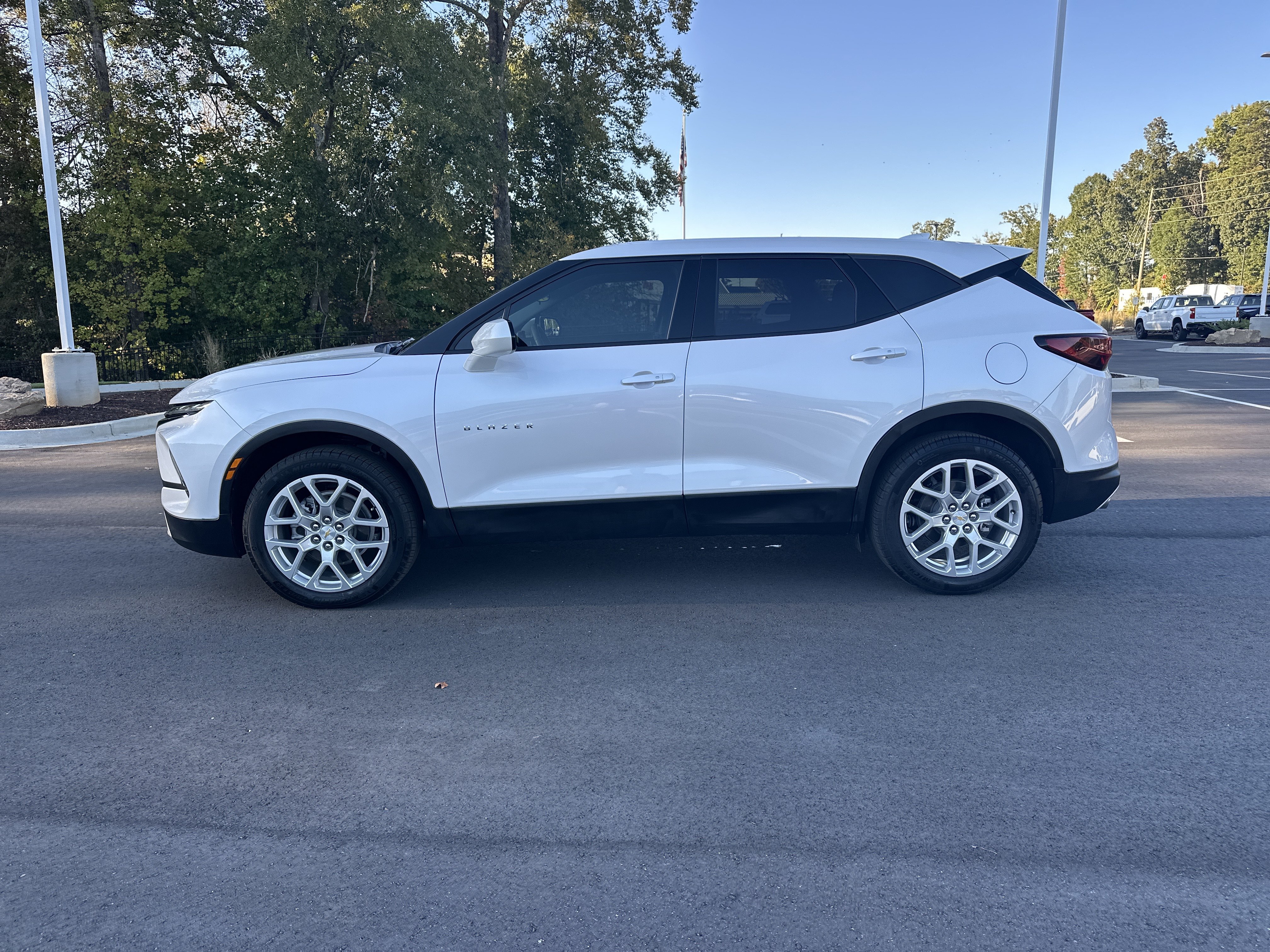 Used 2025 Chevrolet Blazer LT w/ Driver Confidence Package FWD image 5