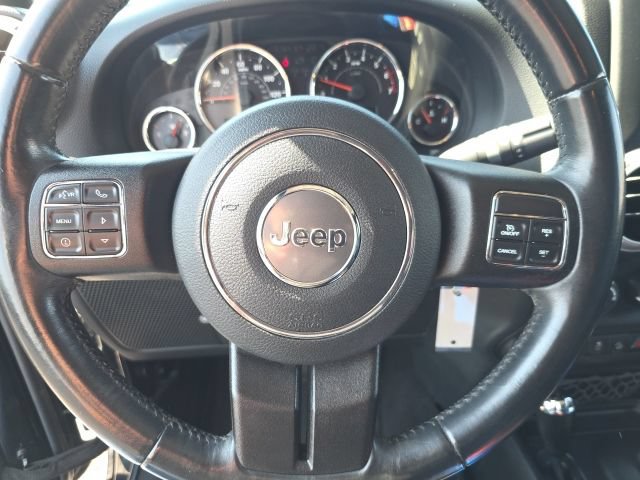 Used 2016 Jeep Wrangler Unlimited Sahara w/ Dual Top Group AWD/4WD image 16