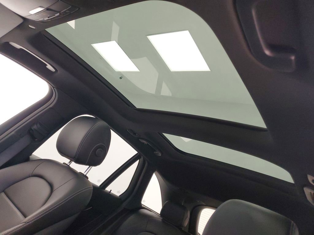 Used 2021 Mercedes-Benz GLC 300 4MATIC image 25