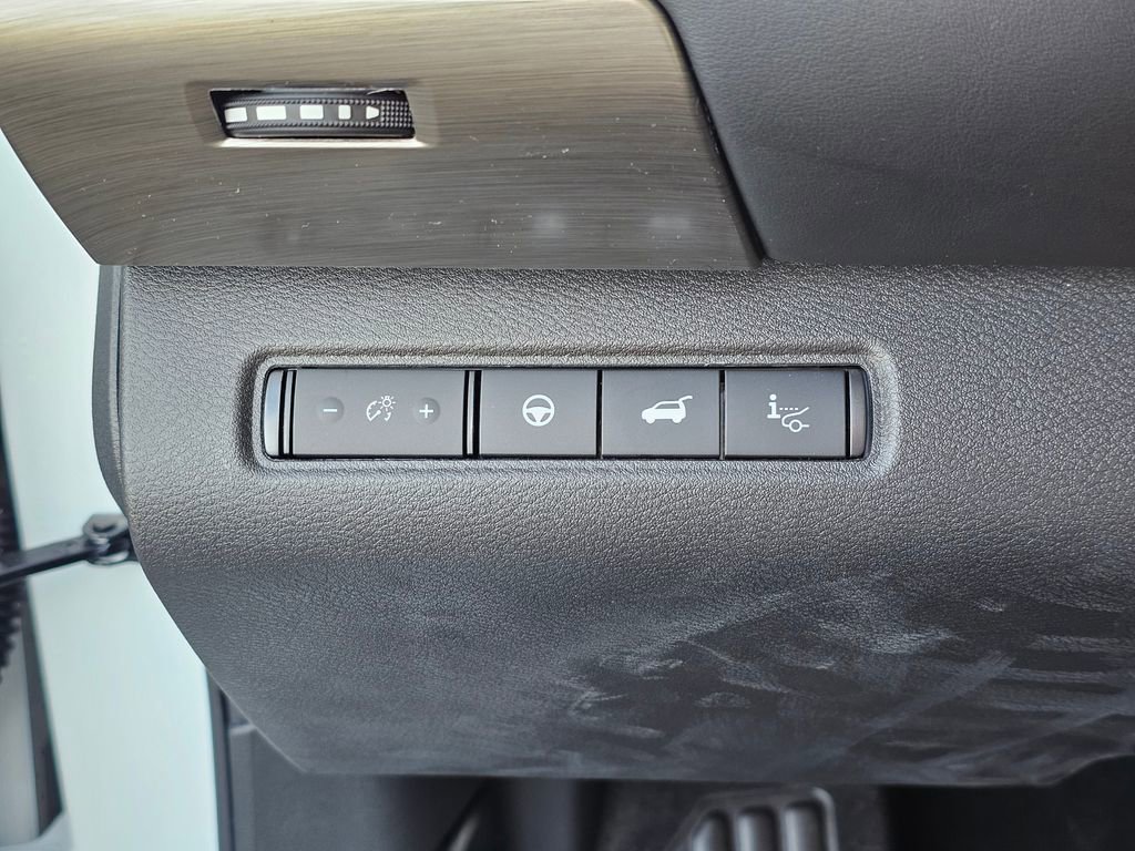 New 2025 Nissan Pathfinder Platinum w/ Cargo Package image 38