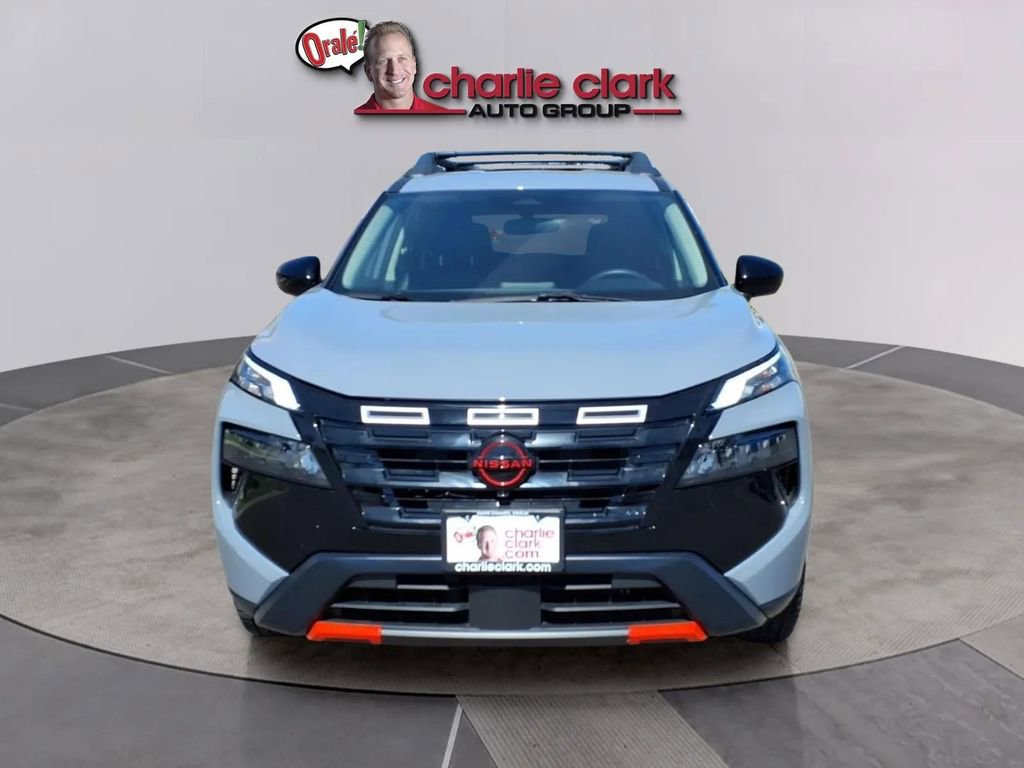 Used 2025 Nissan Rogue SV image 8