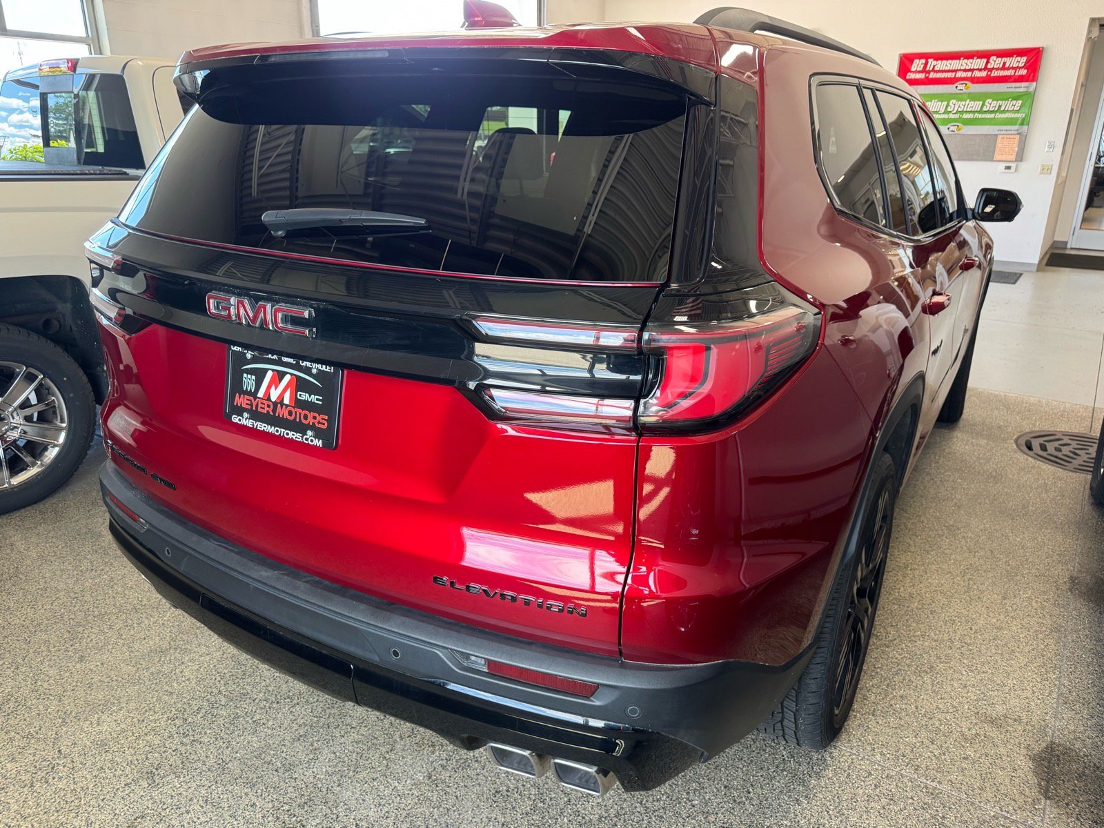 Used 2024 GMC Acadia Elevation w/ Black Edition AWD/4WD image 4
