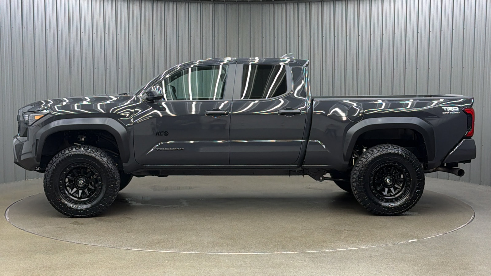 Used 2026 Toyota Tacoma TRD Off-Road AWD/4WD image 2