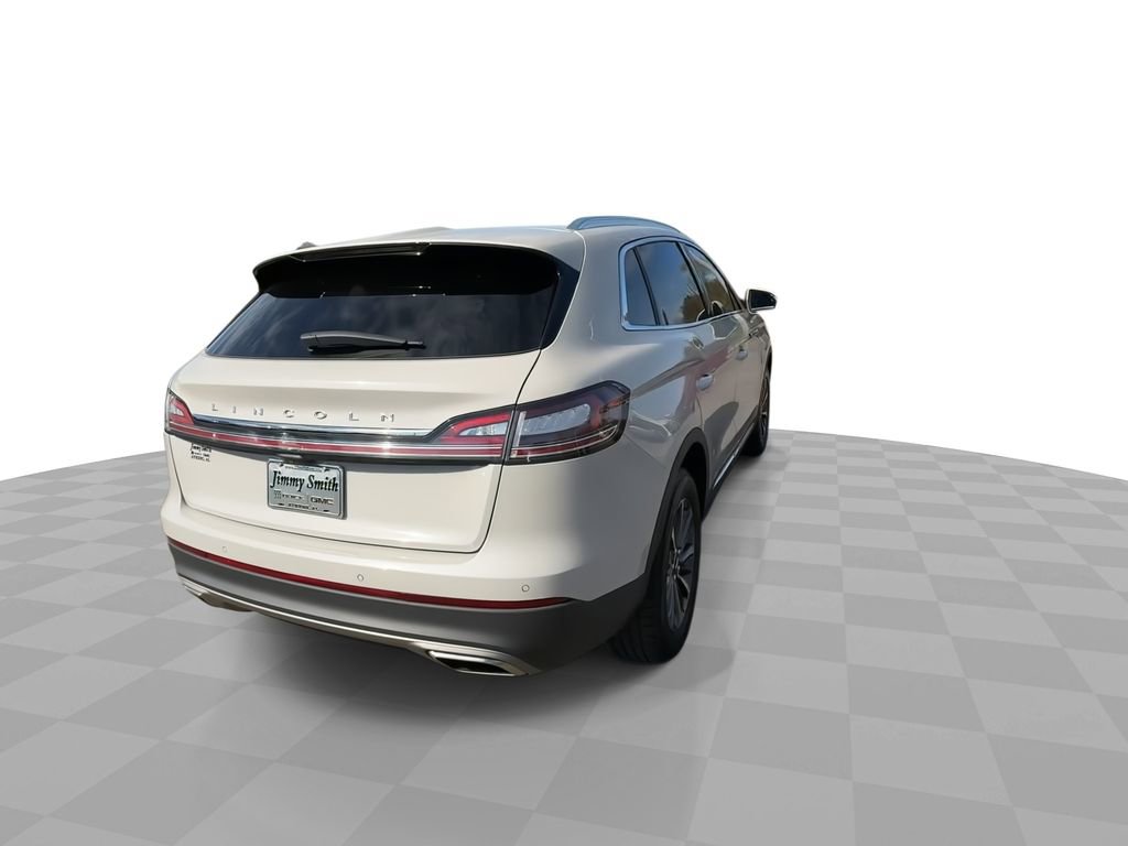 Used 2023 Lincoln Nautilus FWD w/ Premium Package image 8
