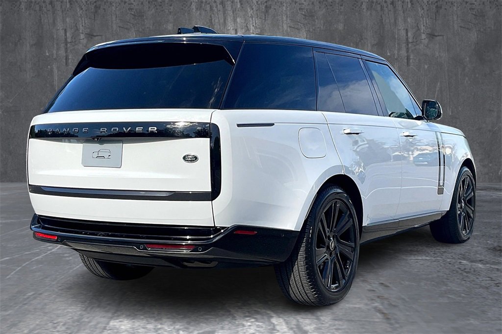 Used 2023 Land Rover Range Rover SE image 6