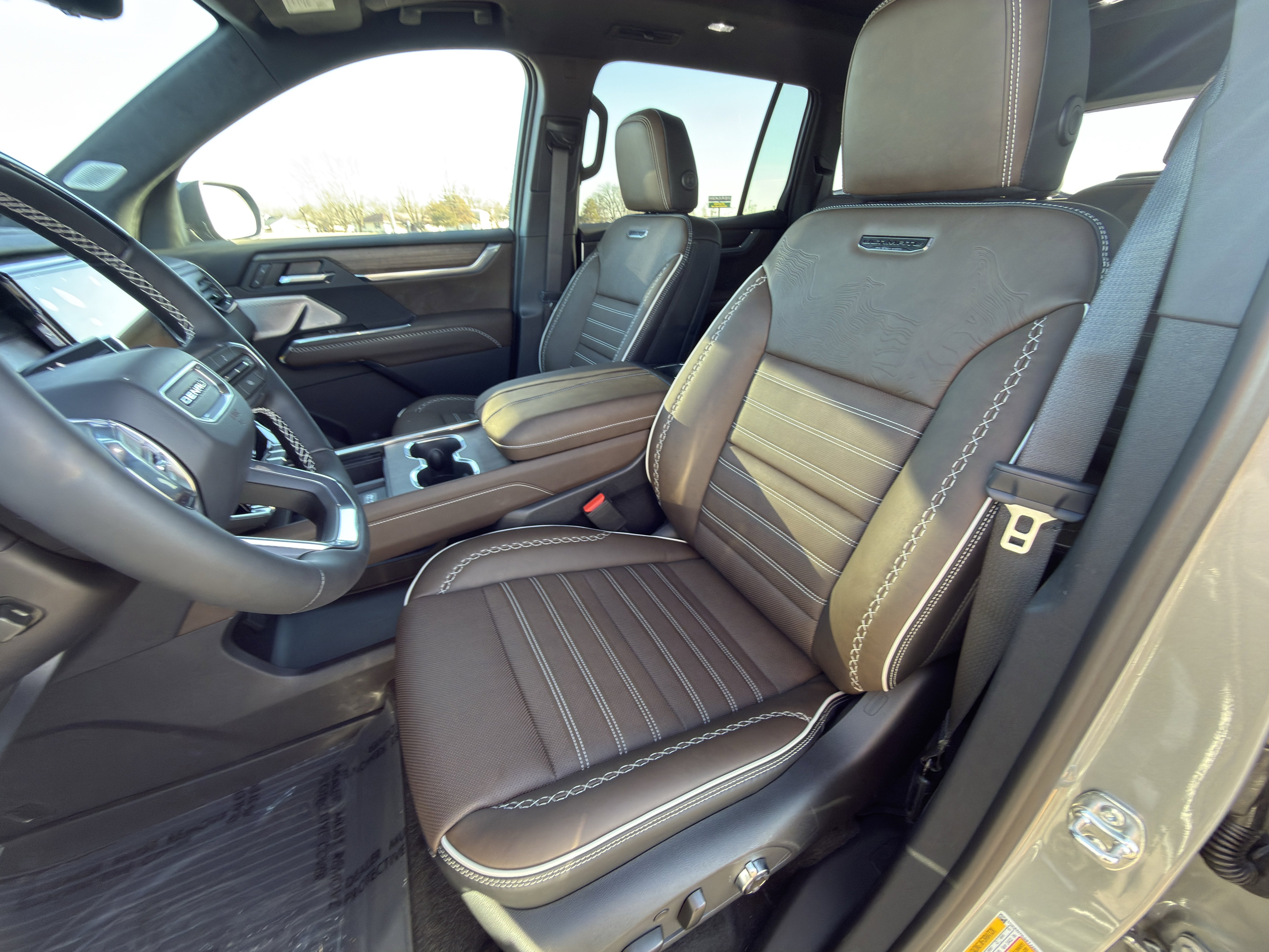 New 2026 GMC Acadia Denali Ultimate w/ LPO, Floor Liner Package image 11