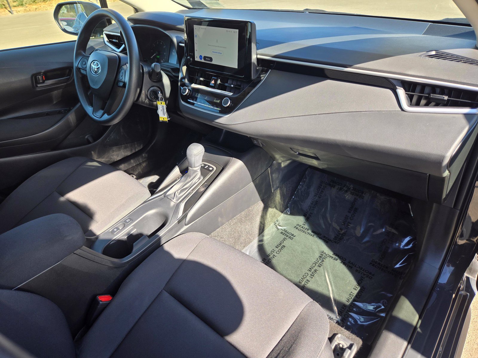 Used 2023 Toyota Corolla LE w/ Carpet Mat Package (TMS) FWD image 10