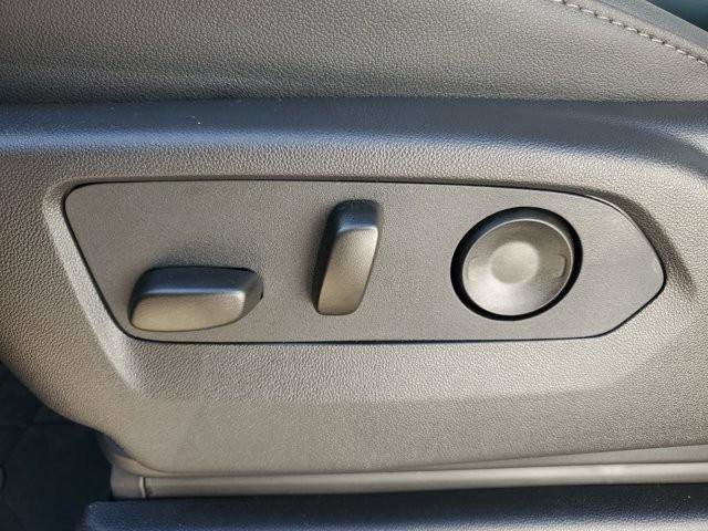 New 2026 Chevrolet Suburban LT w/ Comfort Package image 24