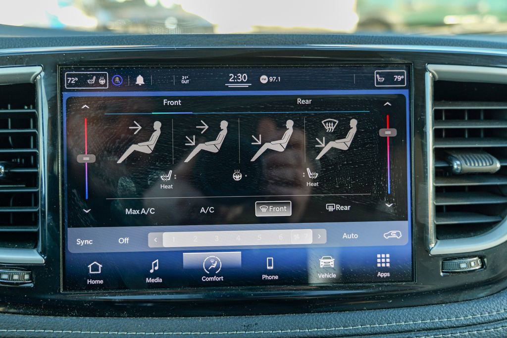 Used 2021 Chrysler Pacifica Touring-L image 40