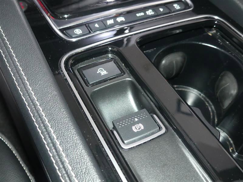 Used 2019 Jaguar F-PACE S image 38