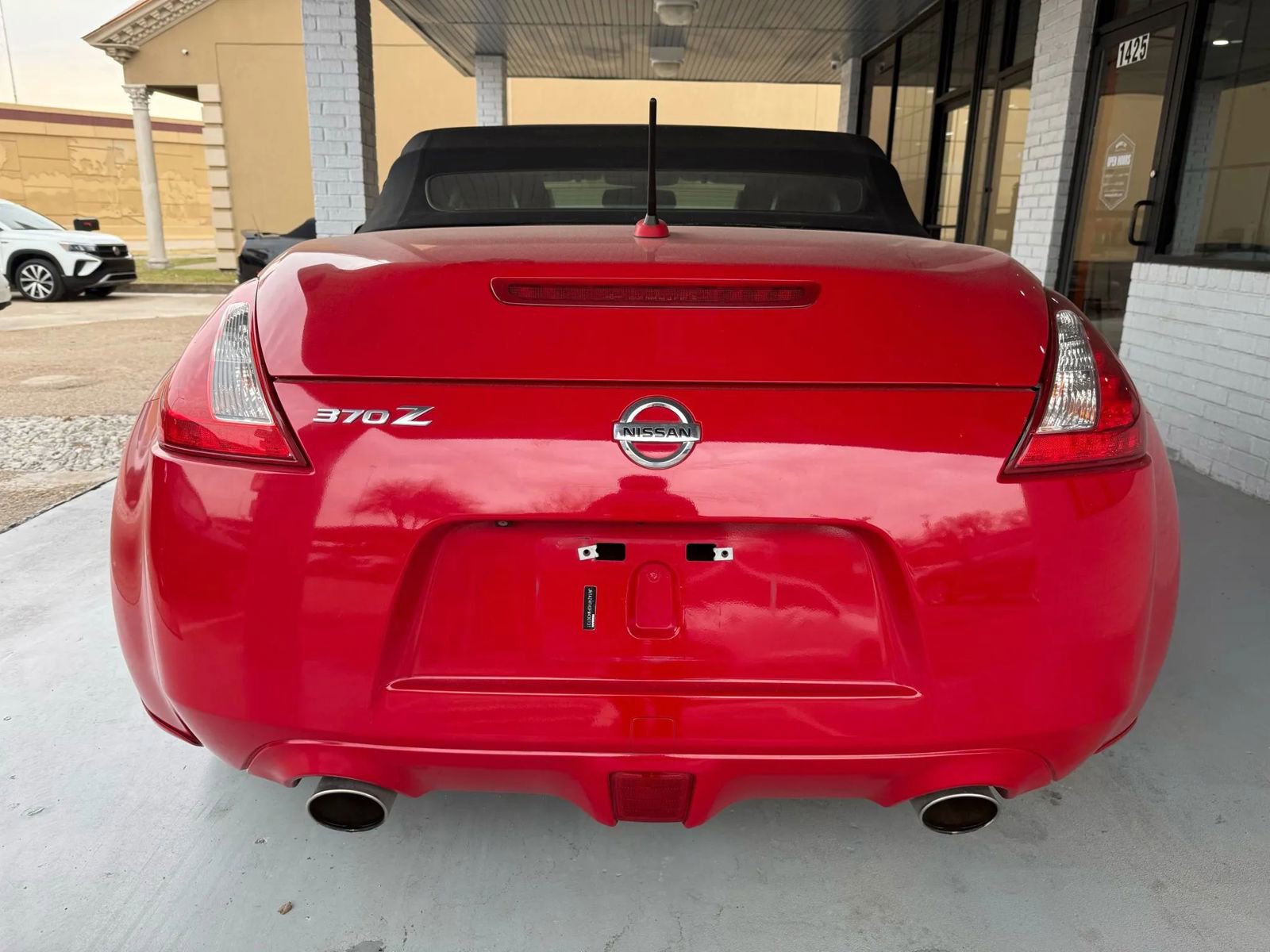 Used 2015 Nissan 370Z Touring Sport image 4