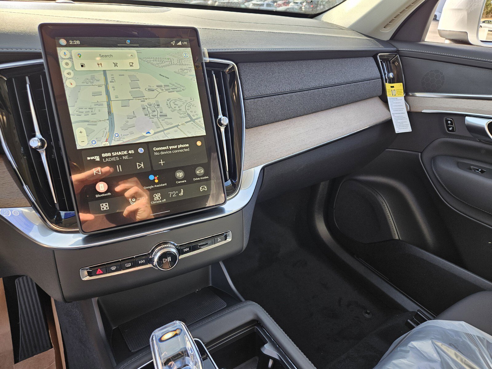 New 2026 Volvo XC90 B6 Plus w/ Protection Package Premier AWD/4WD image 13