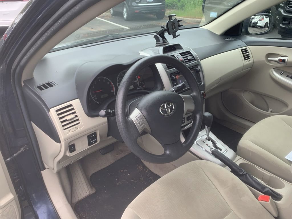 Used 2013 Toyota Corolla LE FWD image 7