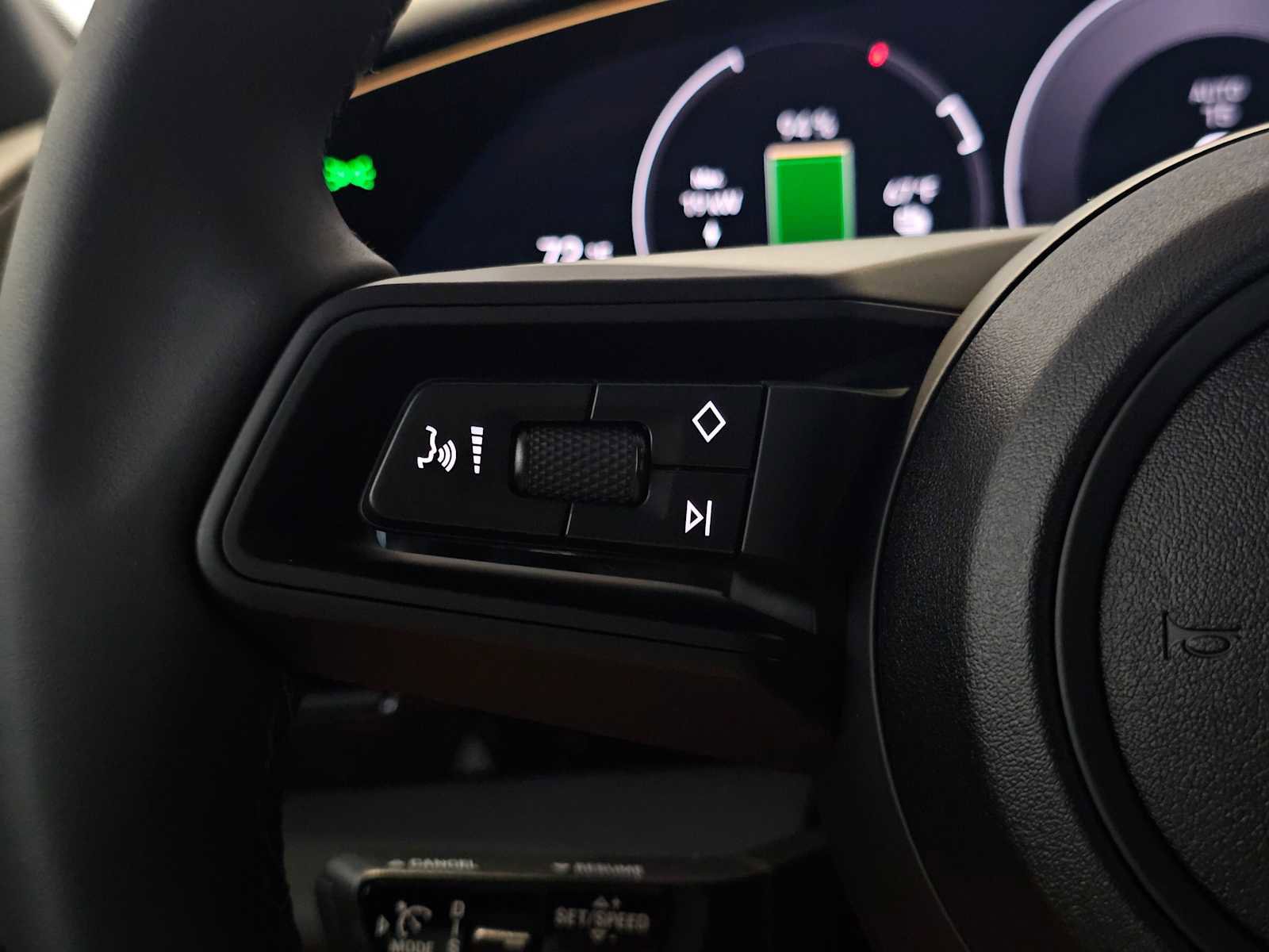 New 2025 Porsche Taycan image 33