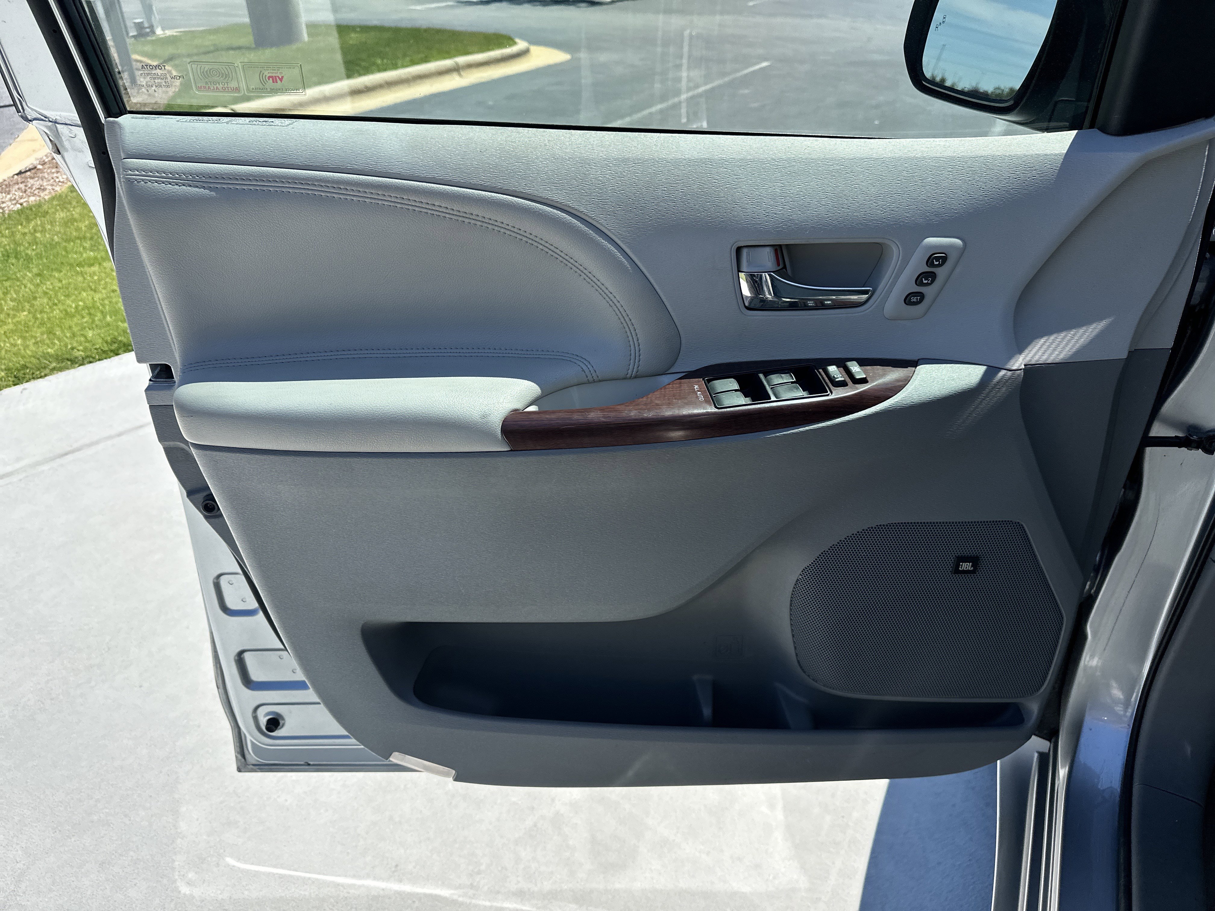 Used 2013 Toyota Sienna Limited w/ Premium Pkg AWD/4WD image 14