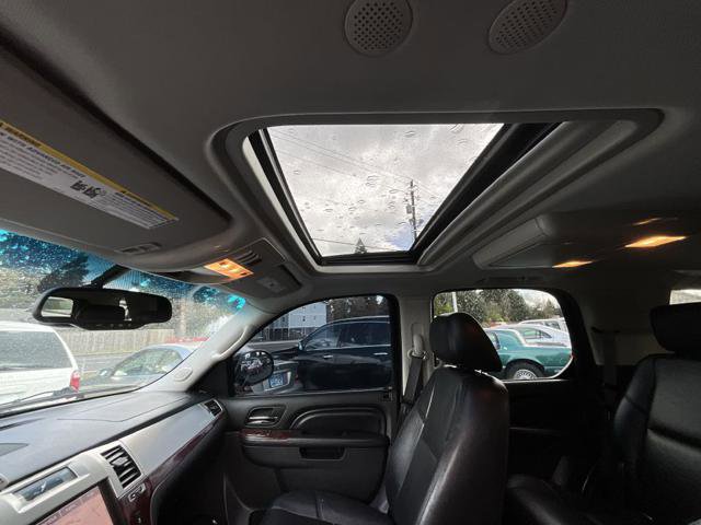Used 2014 Cadillac Escalade Premium image 13