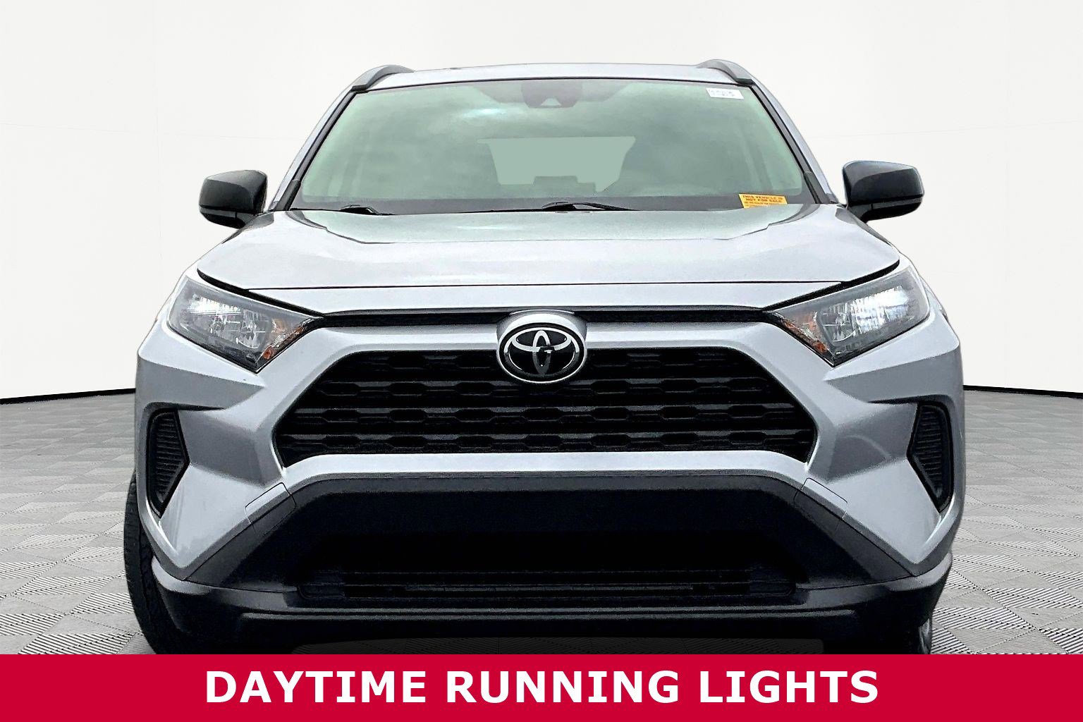Used 2021 Toyota RAV4 LE image 3