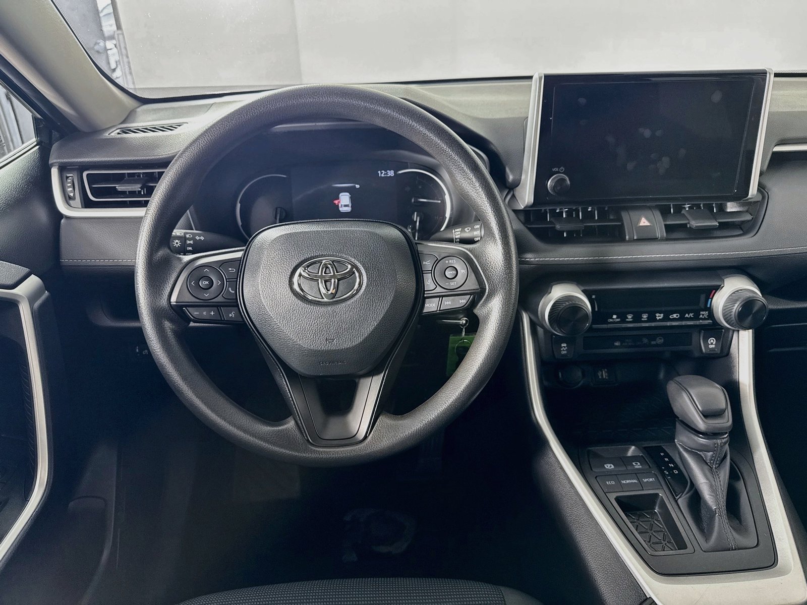 Certified 2025 Toyota RAV4 LE FWD image 21