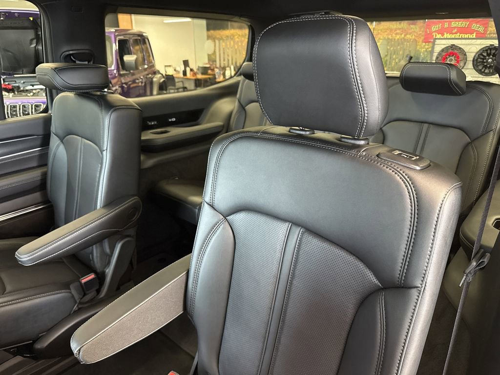 New 2026 Jeep Grand Wagoneer Summit w/ Premium Group III image 23