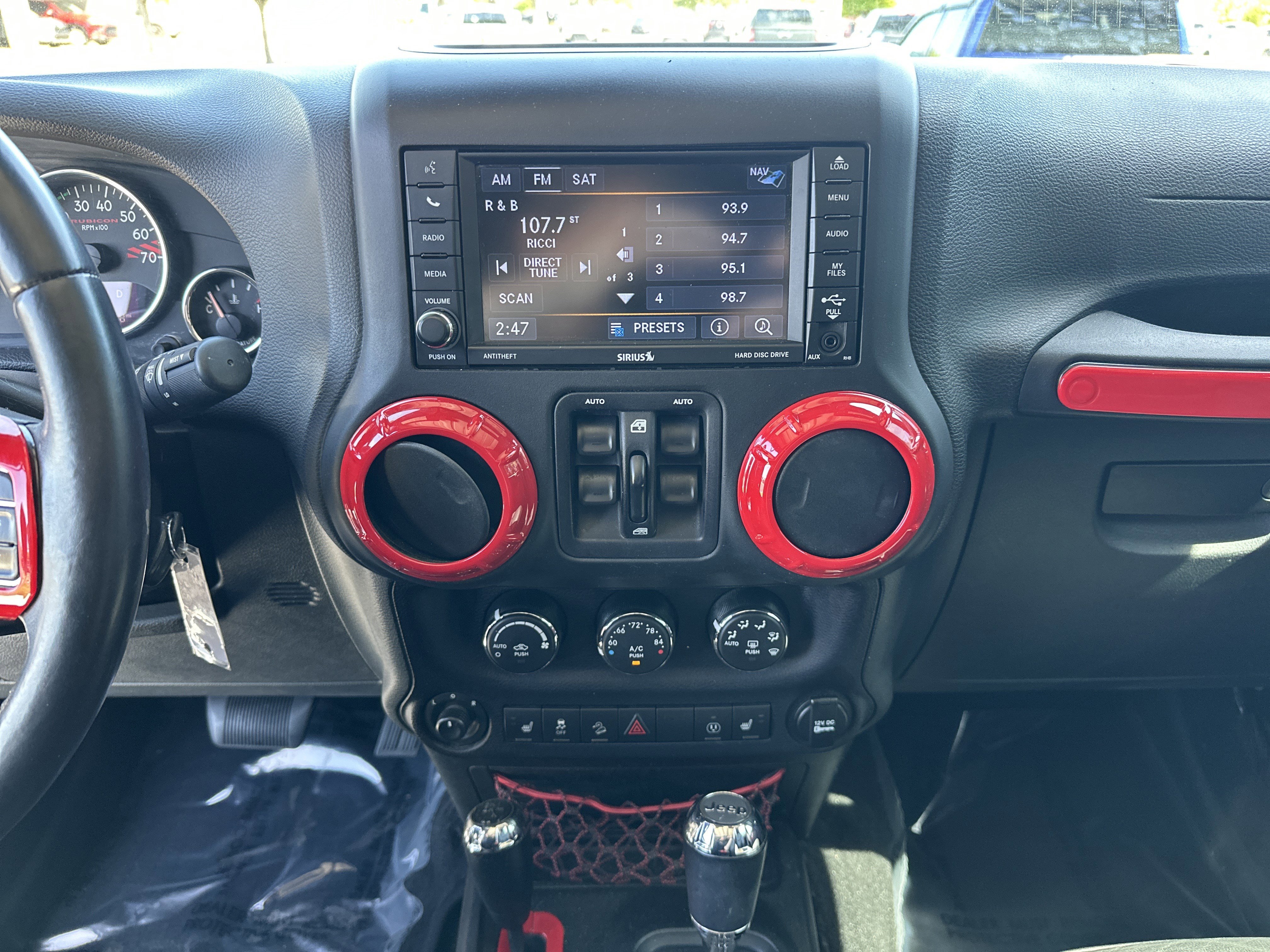 Used 2018 Jeep Wrangler Unlimited Rubicon image 25