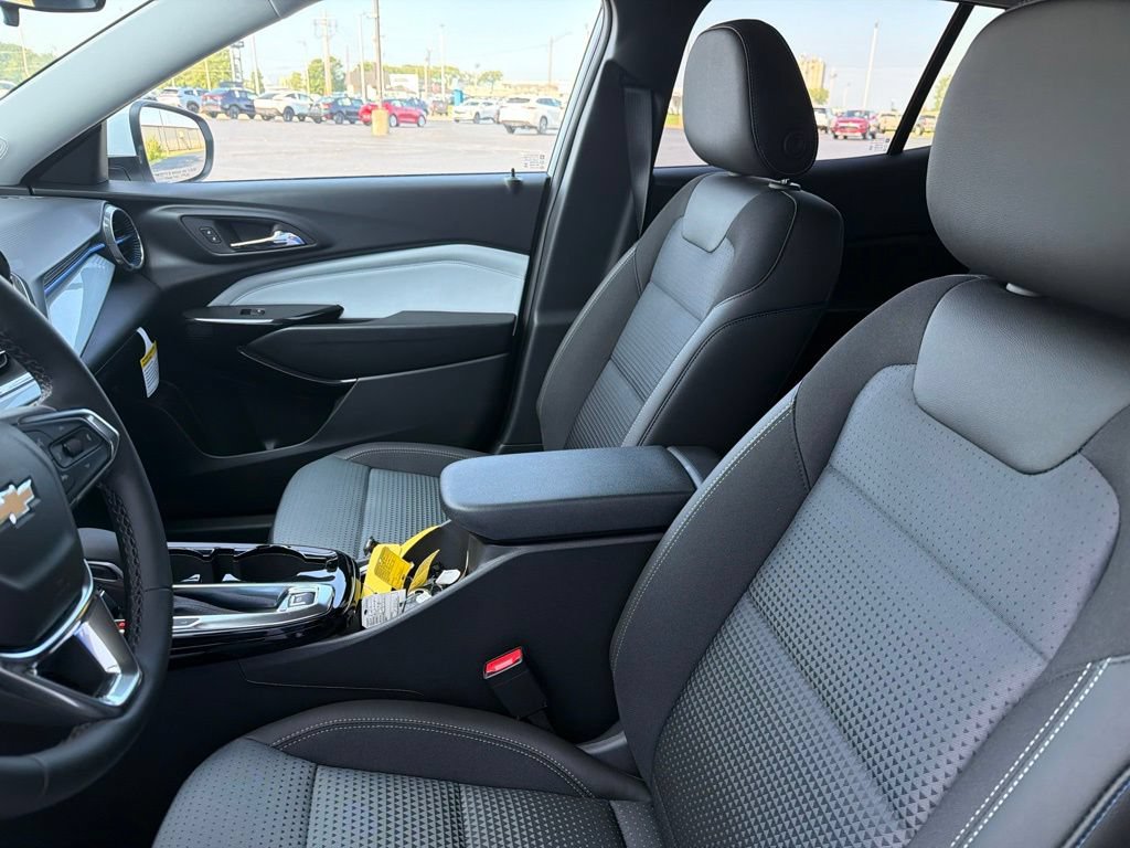 New 2026 Chevrolet Trax LT w/ Driver Confidence Package FWD image 11
