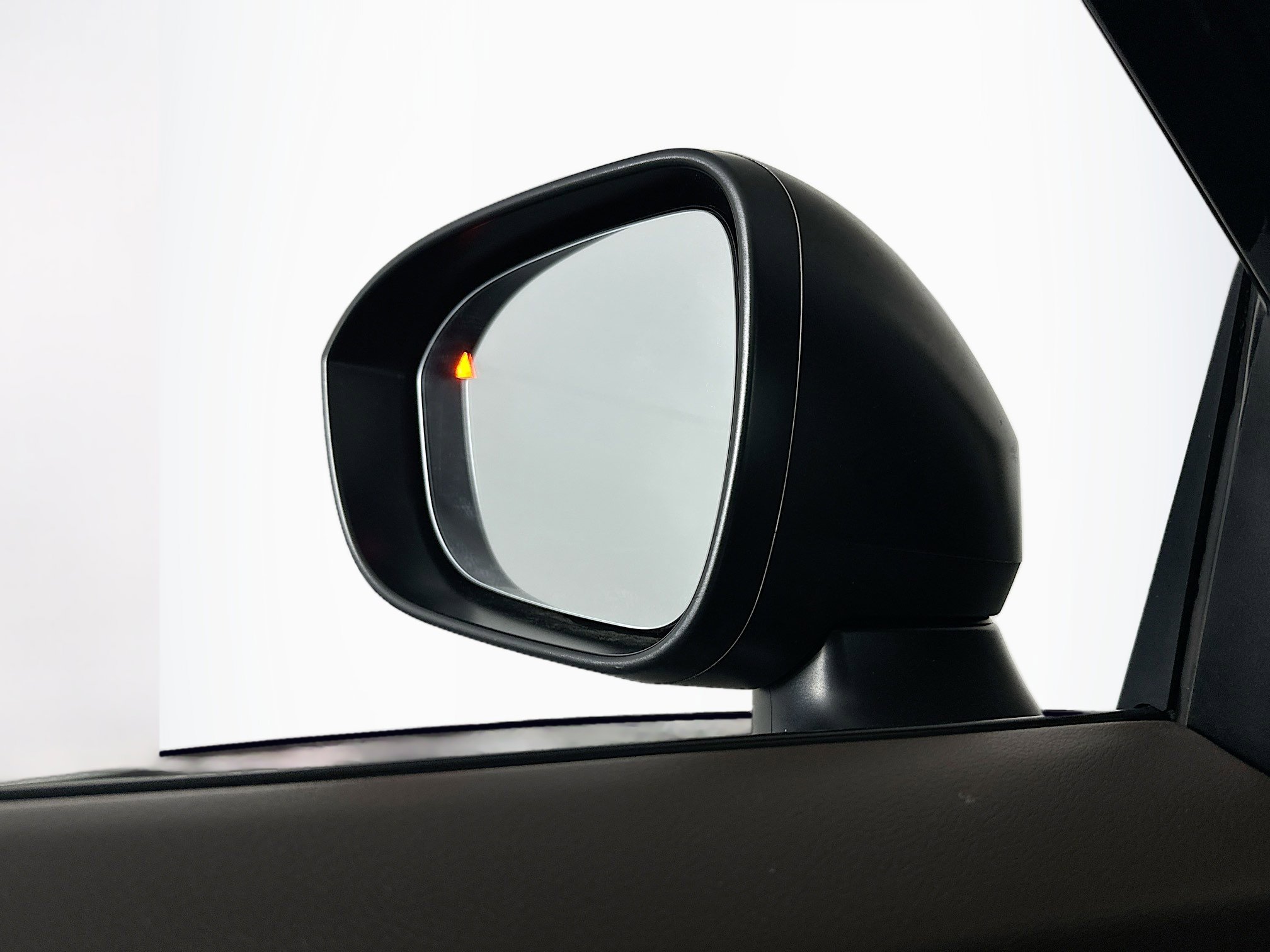 Used 2023 Nissan Rogue S AWD/4WD image 16