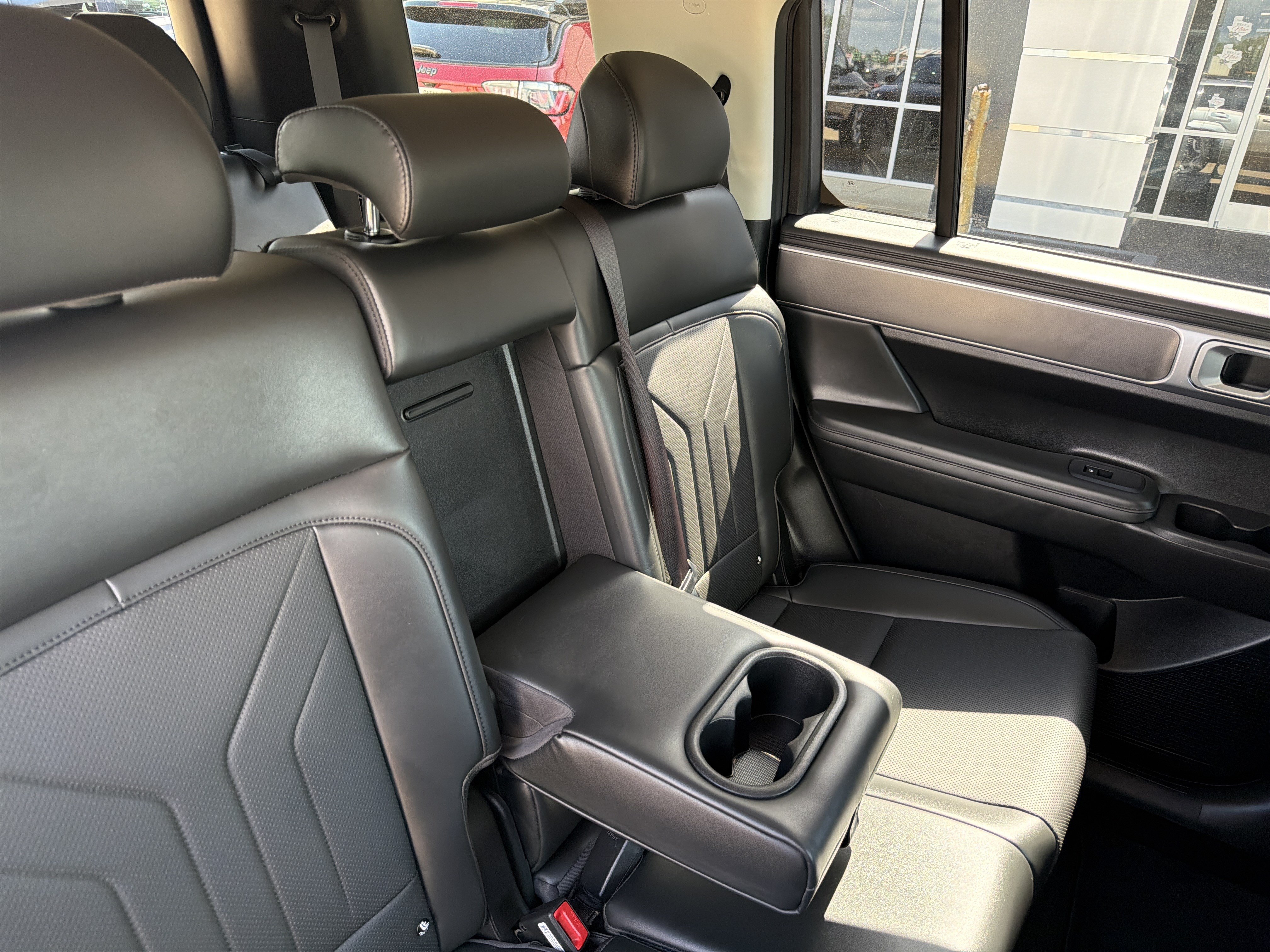 Used 2025 Hyundai Santa Fe SEL FWD image 12