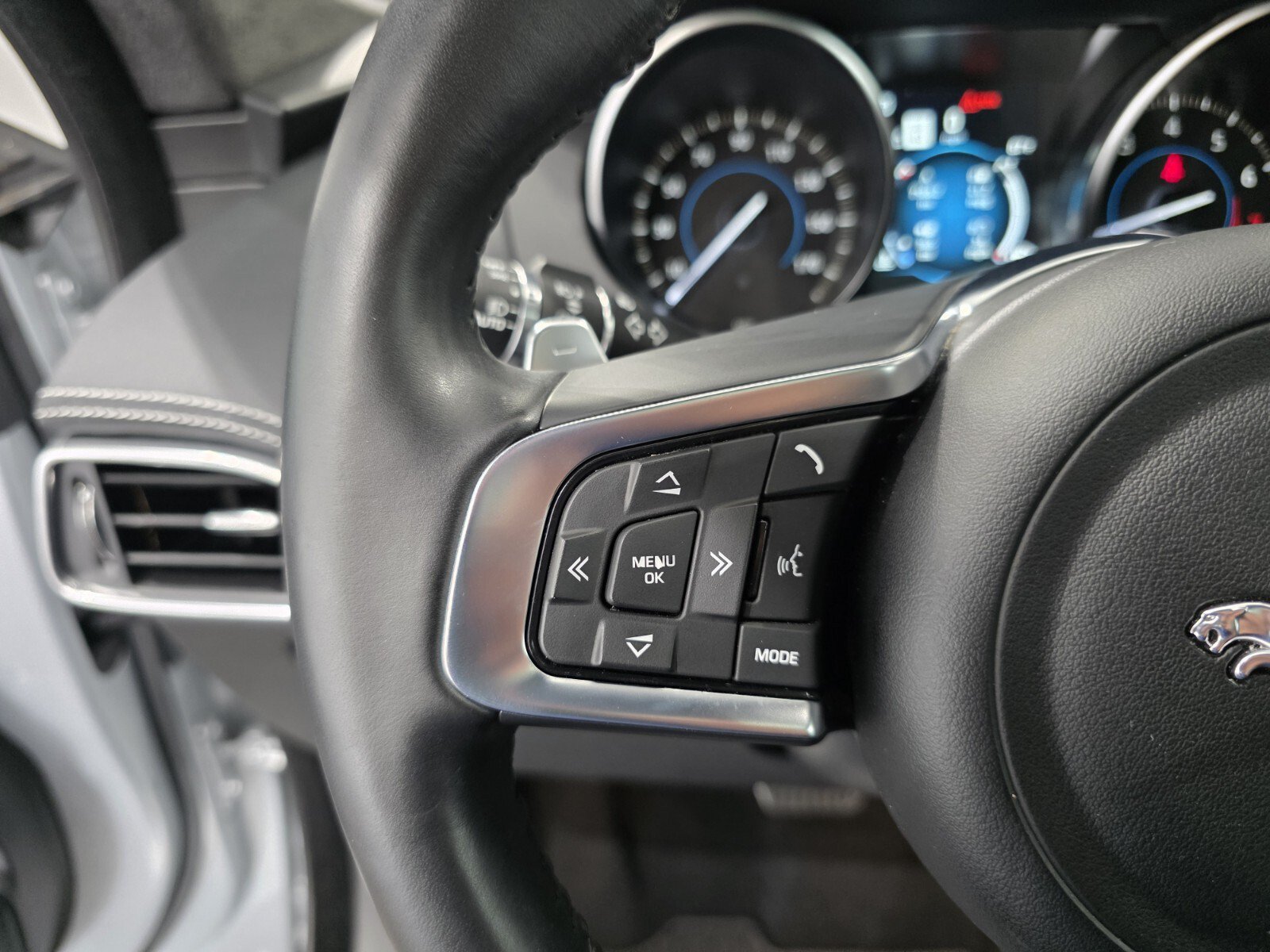 Certified 2020 Jaguar F-PACE S AWD/4WD image 15