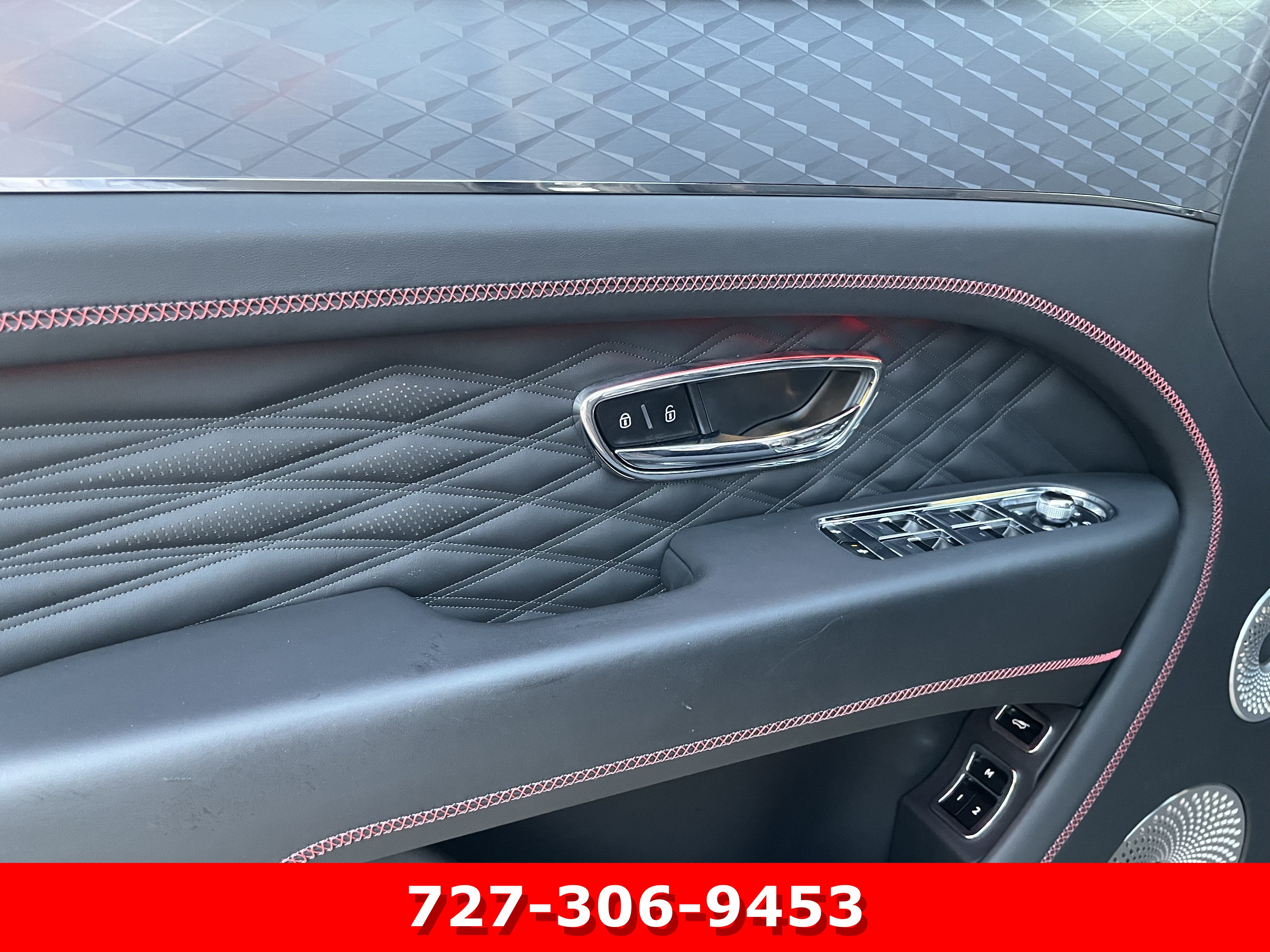 Used 2024 Bentley Bentayga AWD/4WD image 15