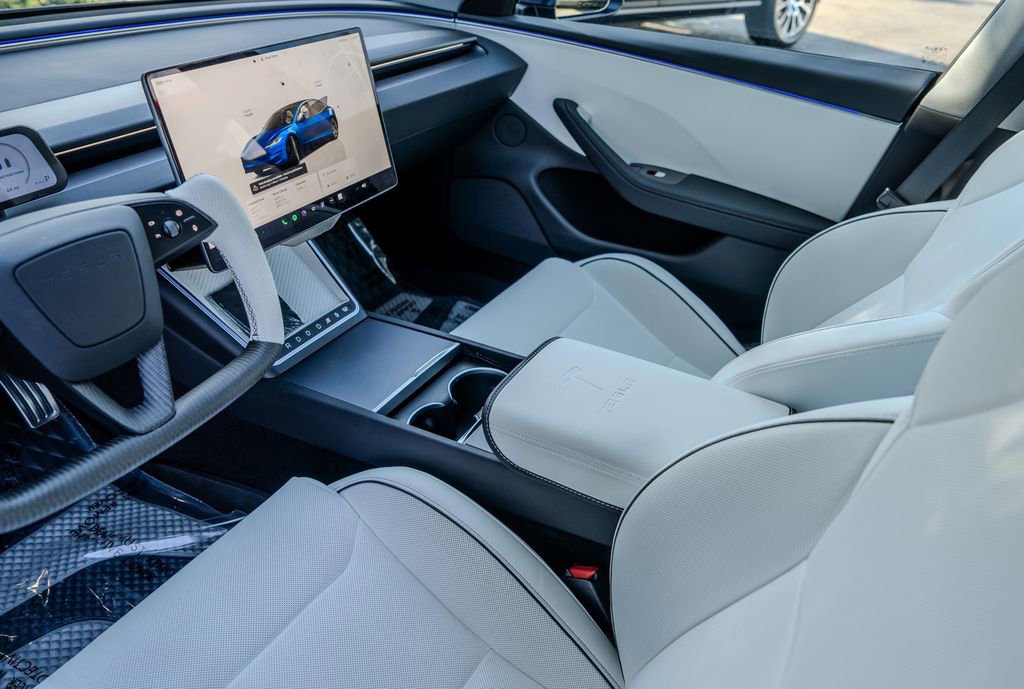 Used 2025 Tesla Model 3 Performance image 23