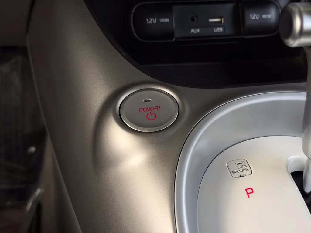 Used 2016 Kia Soul EV FWD image 31