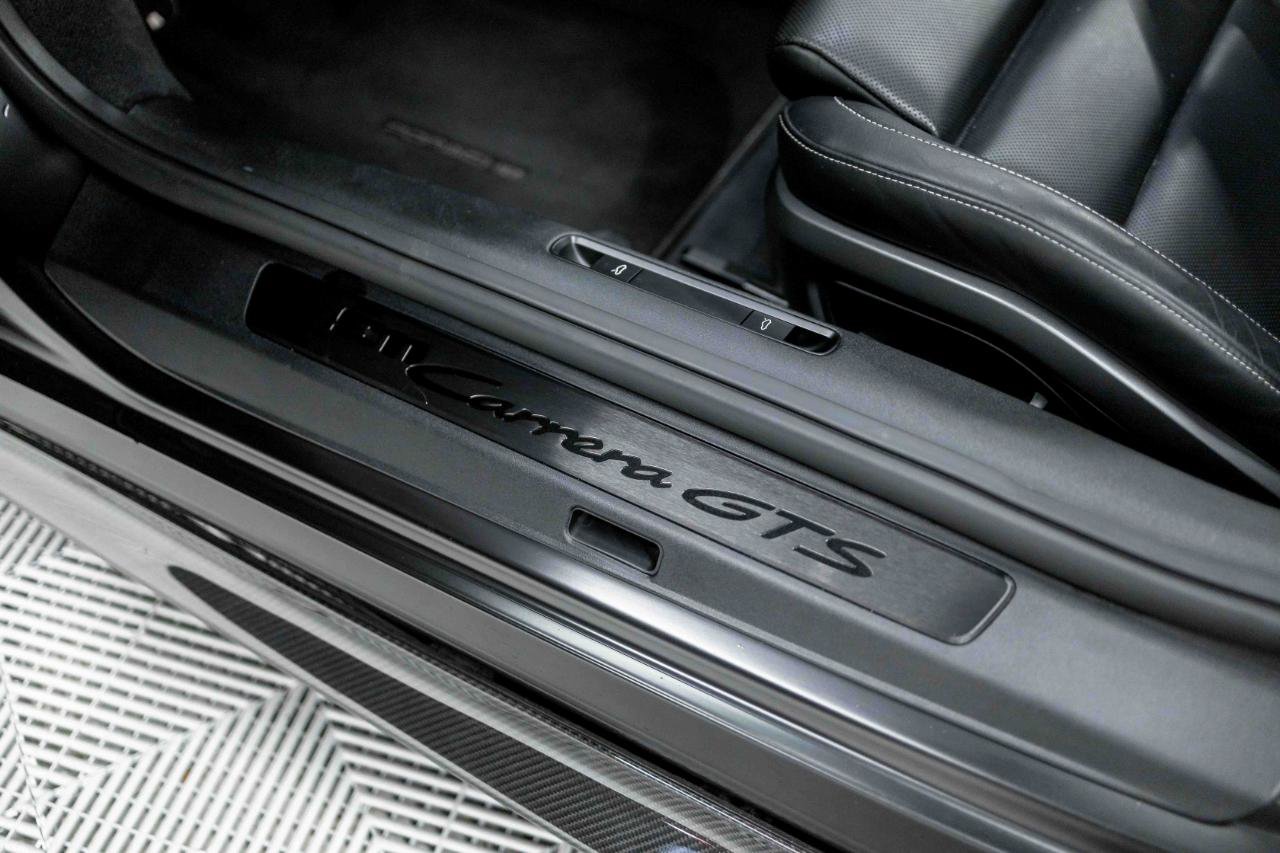 Used 2022 Porsche 911 GT3 RS image 34