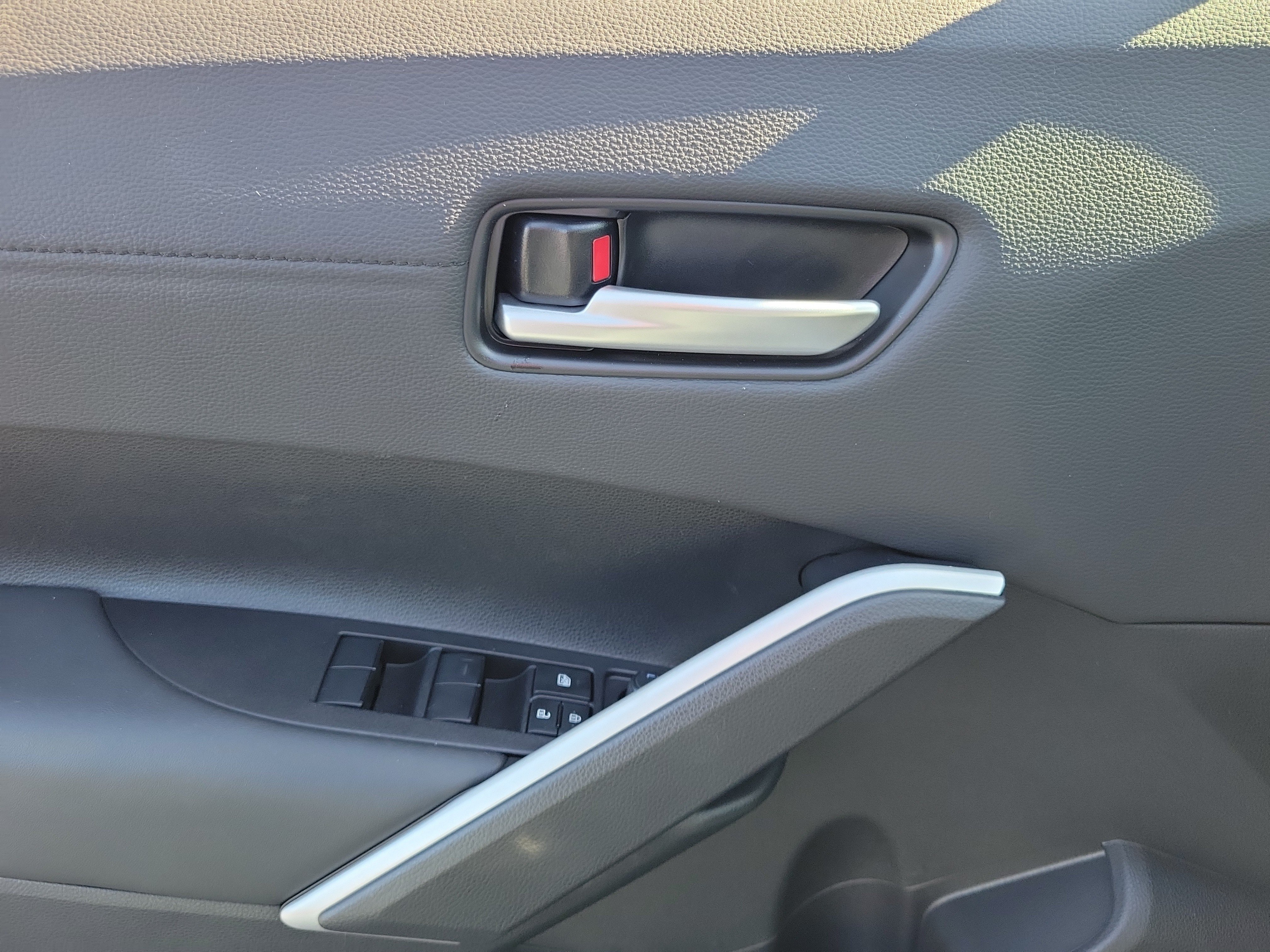 New 2026 Toyota Corolla Cross XLE w/ Convenience Package FWD image 17