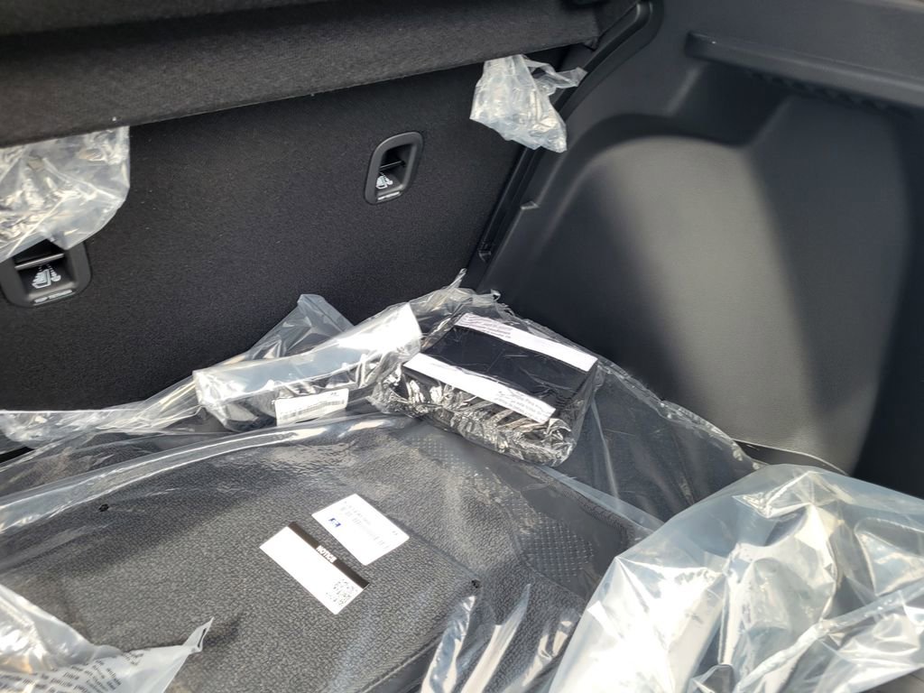 New 2025 Hyundai Venue SEL image 31