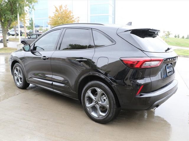 Used 2024 Ford Escape ST-Line w/ Tech Pack #1 image 4