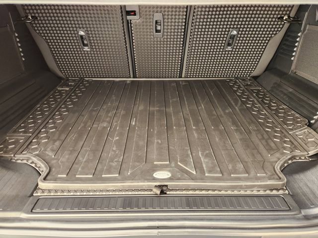 Used 2026 Land Rover Defender 110 S image 22