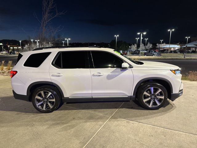 Used 2025 Honda Pilot Touring image 10