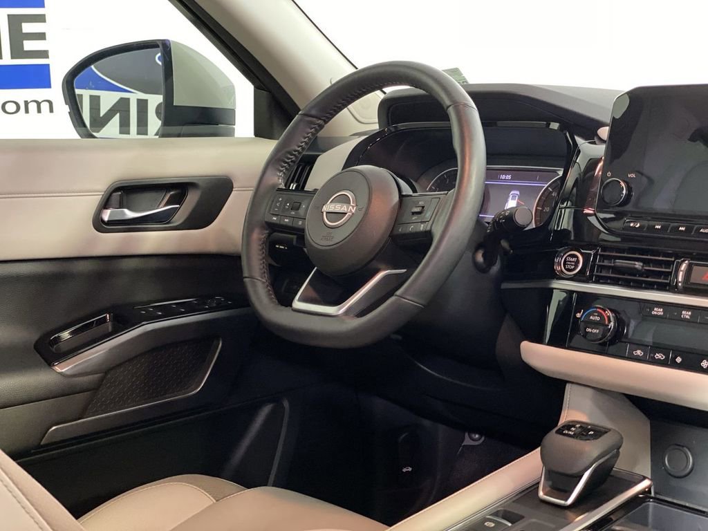 Used 2024 Nissan Pathfinder SL w/ SL Premium Package AWD/4WD image 14