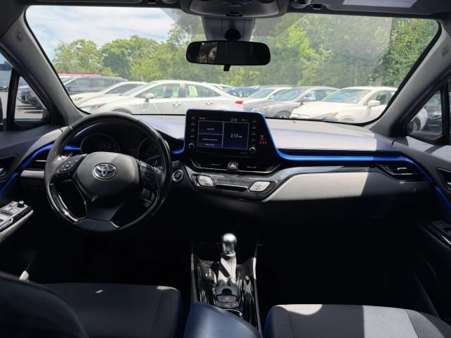Used 2020 Toyota C-HR XLE FWD image 16