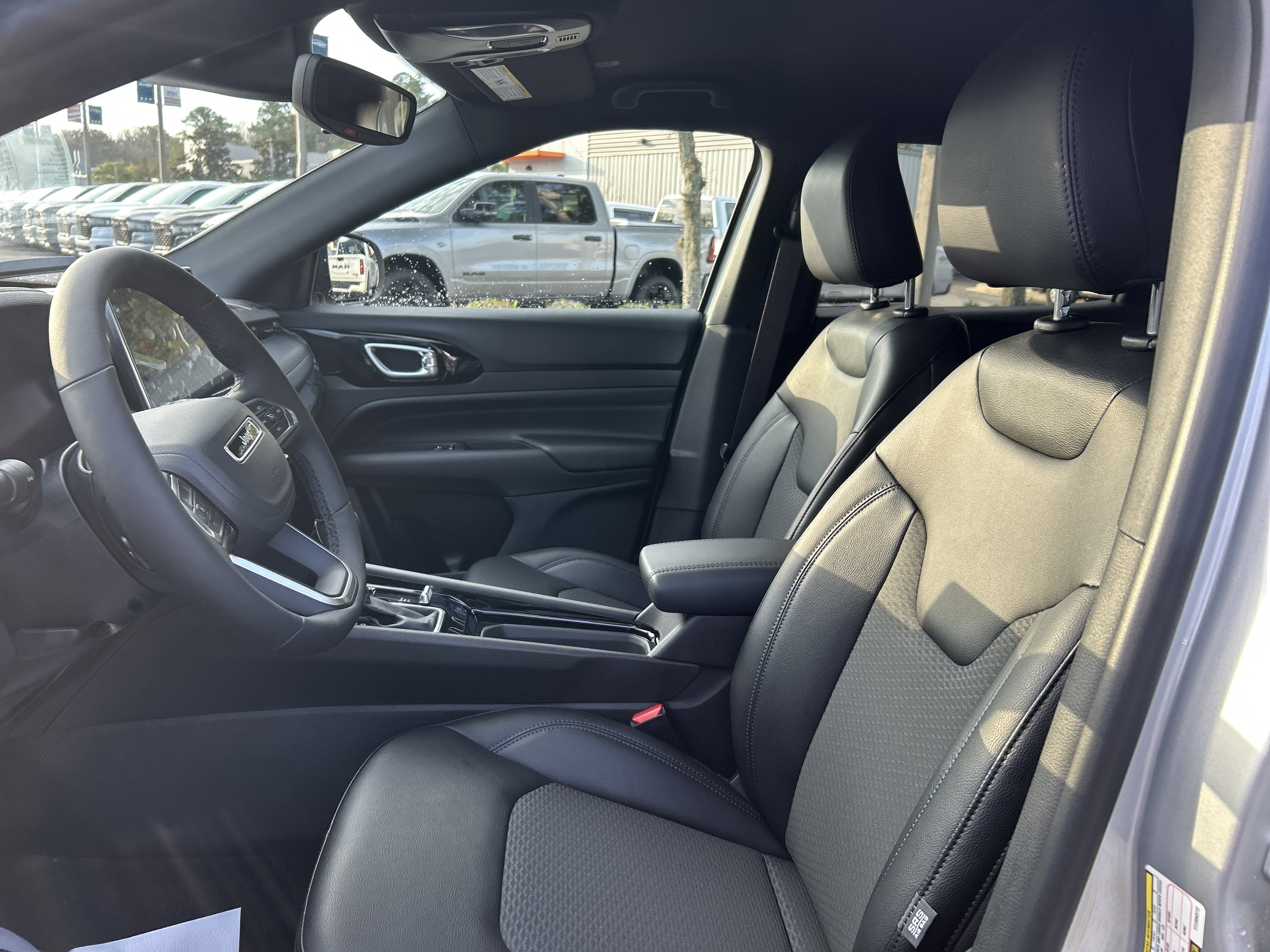 New 2026 Jeep Compass Latitude image 34