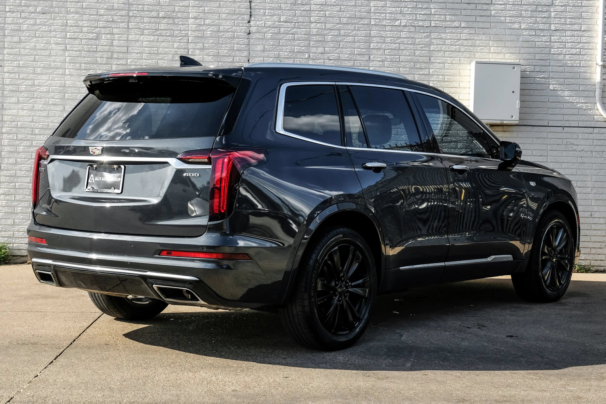 Used 2022 Cadillac XT6 Premium Luxury w/ Technology Package FWD image 8
