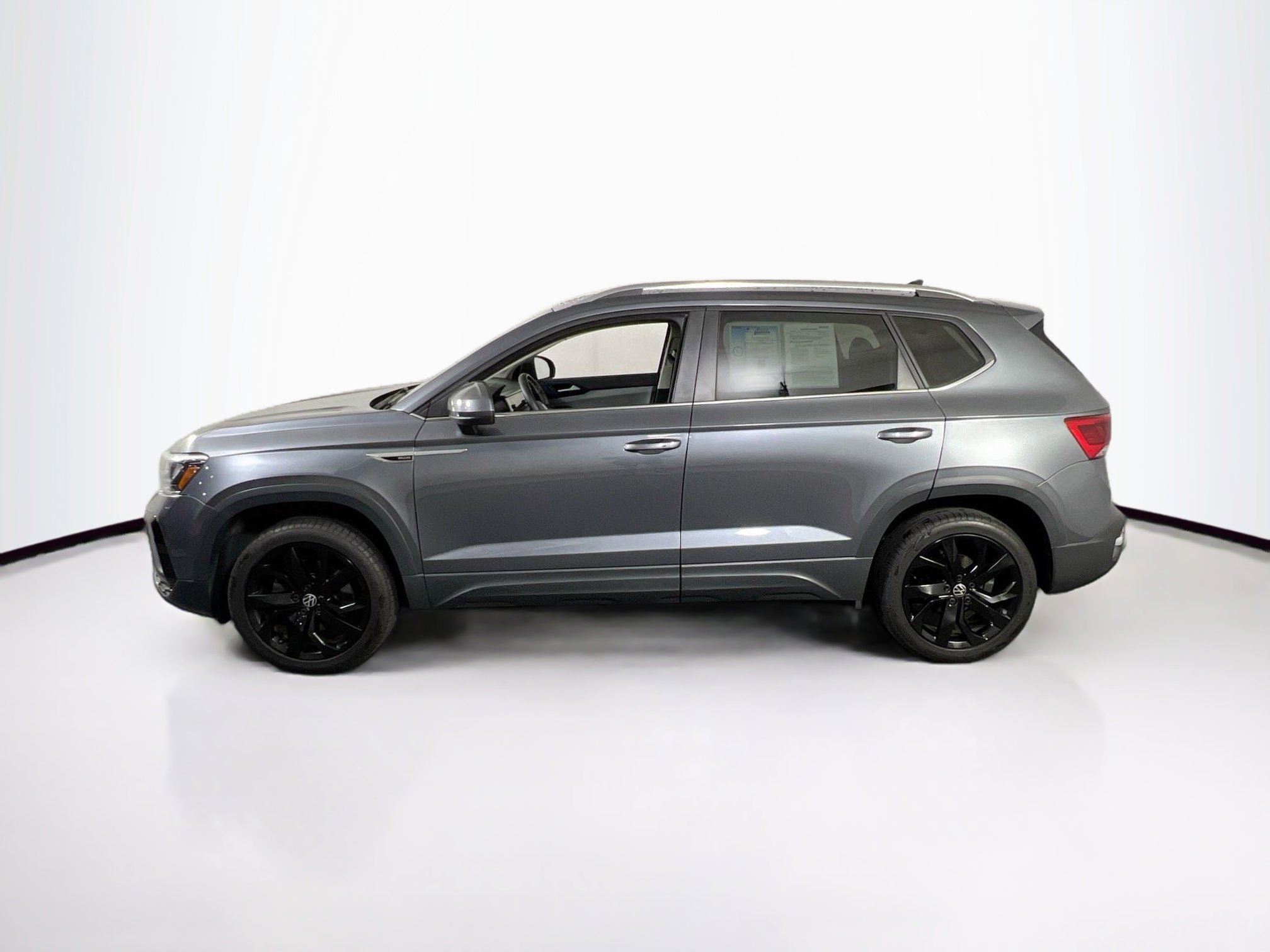 Used 2022 Volkswagen Taos SE FWD image 8