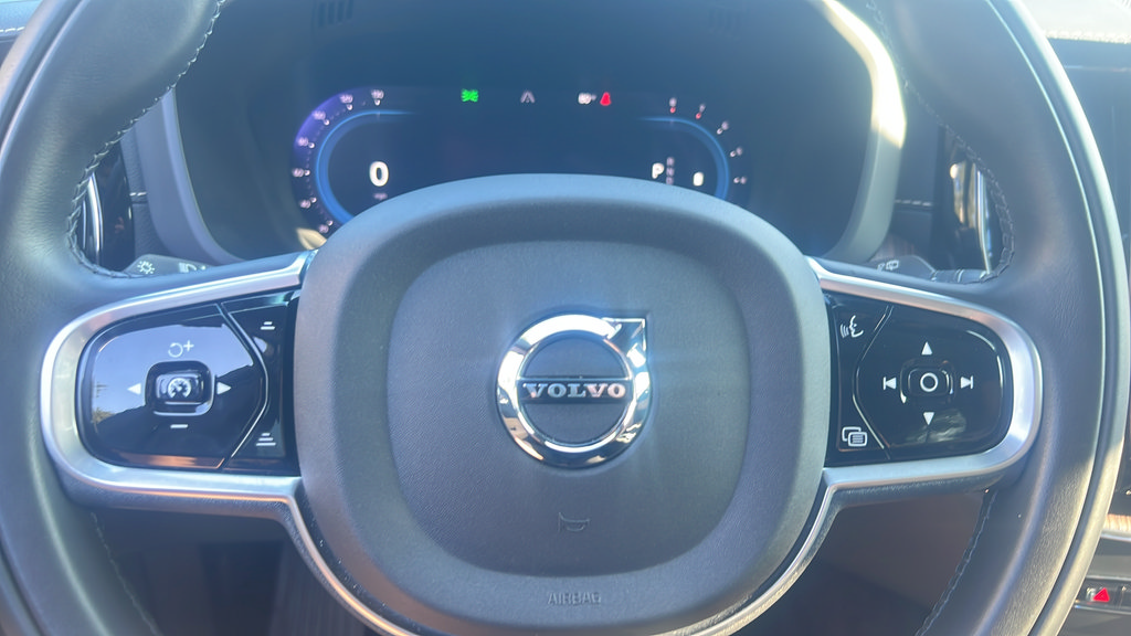 Used 2022 Volvo XC60 B6 Inscription AWD/4WD image 31