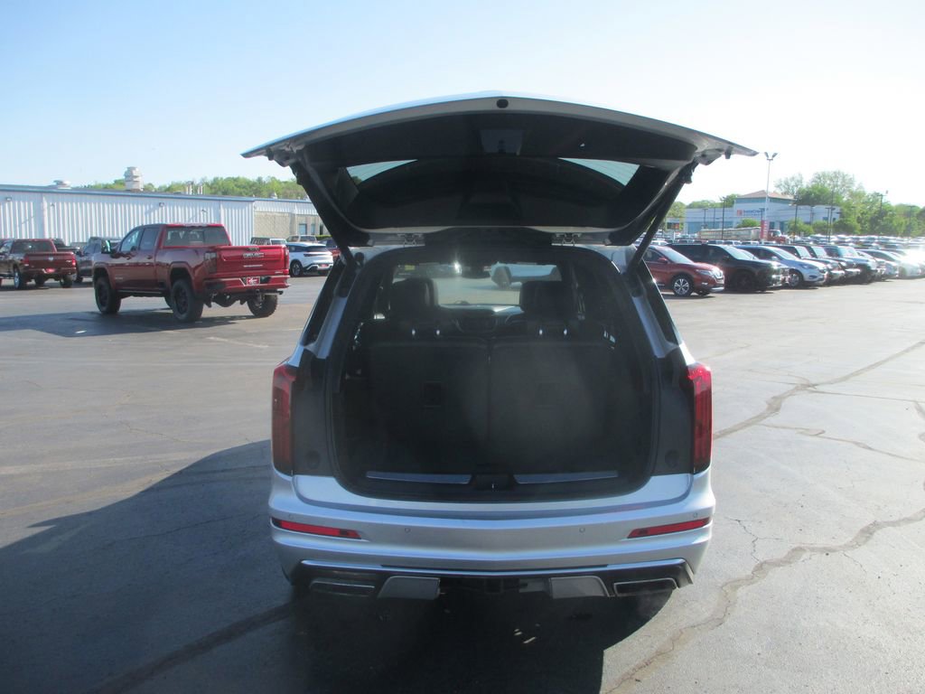 Used 2020 Cadillac XT6 Premium Luxury FWD image 7