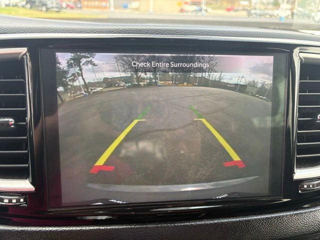 Used 2023 Chrysler Pacifica Touring-L FWD image 48