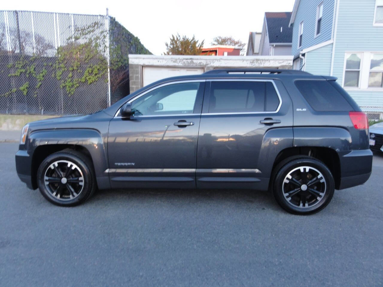 Used 2017 GMC Terrain SLE w/ Nightfall Package AWD/4WD image 27